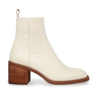 NEW!!! STEVE MADDEN ADMIRE BOOTIE. LEATHER. BONE COLOR.  SIZE 9.5